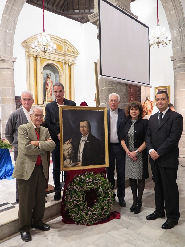 GUÍA (CANARIAS) CLAUSURÓ LOS ACTOS DE HOMENAJE A LUJÁN PÉREZ TRAS LA OFRENDA DE FLORES DEPOSITADAS ANTE EL RETRATO DE LUJÁN, MOMENTO EN EL QUE ESTUVO ACOMPAÑADO POR EL CRONISTA OFICIAL DEL MUNICIPIO, PEDRO GONZÁLEZ SOSA