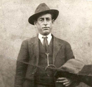 UN ALCALDE EN LA DISYUNTIVA