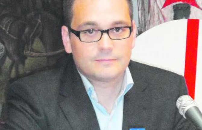 Francisco José Pérez-Schmid, cronista oficial de Aldeaquemada, y Navas de Tolosa.