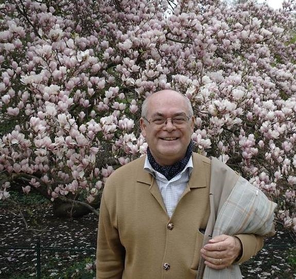 JUAN FRANCISCO RIVERO DOMÍNGUEZ, CRONISTA OFICIAL DE LAS BROZAS (CÁCERES), PERIODISTA, ESCRITOR Y ESPECIALISTA EN TURISMO: «LOS MEJORES DESTINOS SON LOS QUE TIENEN PEORES CARRETERAS»