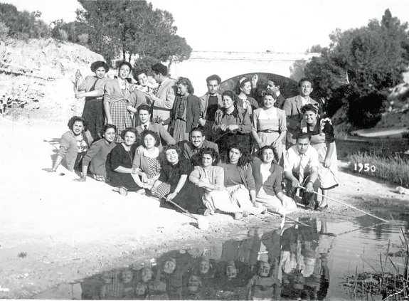 HUEVOS, GALLOS, POLLOS Y CORDERO