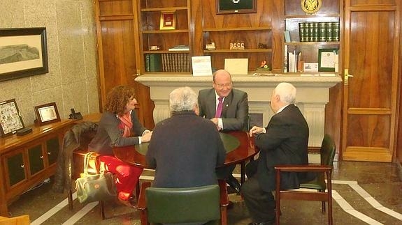 EL AYUNTAMIENTO DE JAÉN ADEUDA CASI MEDIO MILLÓN DE EUROS POR LA RECOGIDA DE PAPEL Y CARTÓN