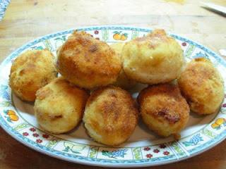 HUEVOS RELLENOS EN SAN ISIDRO DE MONTERRUBIO DE LA SERENA