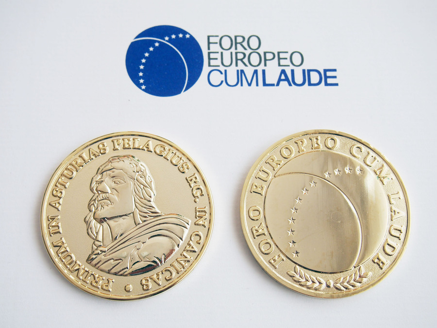 ROMÁNTICOS CUM LAUDE