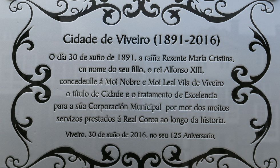 VIVEIRO (LUGO) RECORDÓ 125 AÑOS DE HISTORIA COMO CIUDAD DE SERVICIOS EN LA COMARCA MARIÑANA UNA PLACA EN LA FACHADA DEL CONCELLO EVOCA LA EFEMÉRIDES Y LA OPOSICIÓN DEMANDÓ MEJORAS, COMO OCURRIÓ HACE MÁS DE UN SIGLO