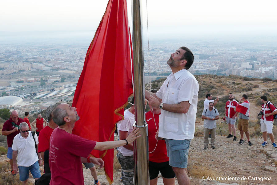 EL ALCALDE DE CARTAGENA IZA LA BANDERA… ¡TURCA!