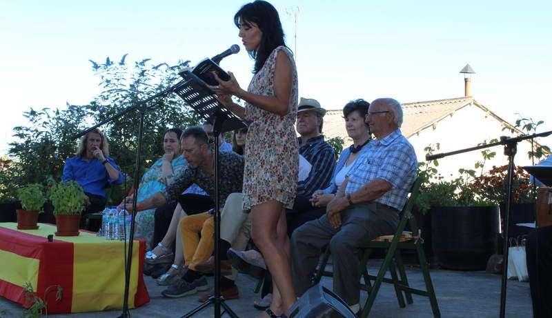 EN PALACIOS DE LA VALDUERNA (LEÓN) LOS VENCEJOS AGITAN DESDE EL TORREÓN LAS ALAS DE LA CULTURA