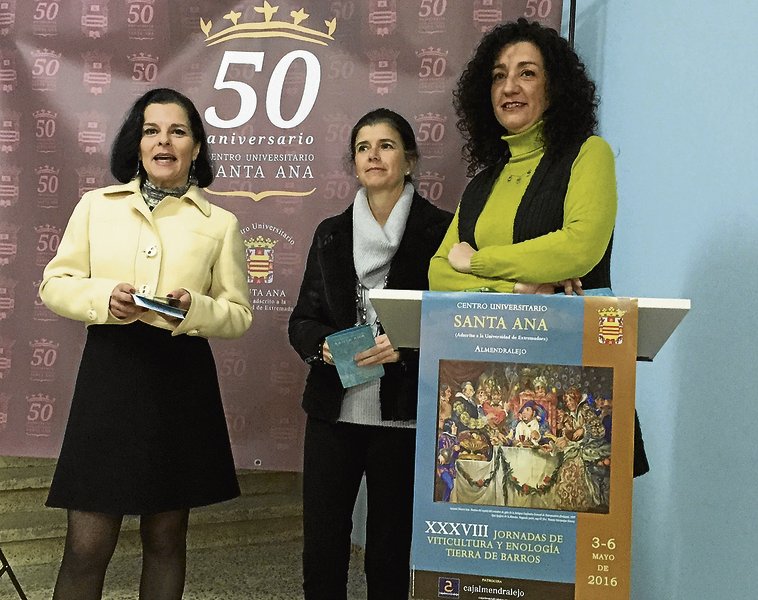 REACCIONES A LA CONCESION DEL MAXIMO RECONOCIMIENTO DE EXTREMADURA AL CENTRO UNIVERSITARIO SANTA ANA DE ALMENDRALEJO (BADAJOZ)