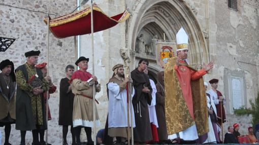 FIESTA EN AGUILAFUENTE (SEGOVIA), DONDE SE IMPRIMIÓ EL PRIMER LIBRO EN ESPAÑA