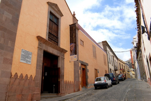 EL CRONISTA OFICIAL PEDRO GONZÁLEZ SOSA PRESENTA EL LIBRO SANCHO VARGAS, FUNDADOR DE GUÍA (CANARIAS)