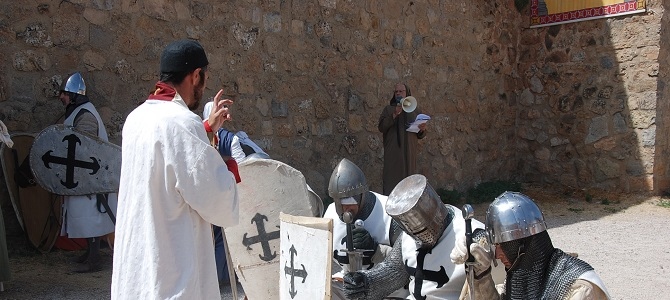 LOS TEMPLARIOS Y LAS ÓRDENES MILITARES PROTAGONIZAN LA PARTE MÁS CULTURAL DE LA ALVARADA • EN LA OFICINA DE TURISMO DE CAÑETE (CUENCA) SE PUEDE VISITAR LA EXPOSICIÓN ‘EL PAISAJE ILUSTRADO’, DE LUIS ZAFRILLA, A LA QUE SE PODRÁ ACCEDER HASTA EL PRÓXIMO 8 DE AGOSTO
