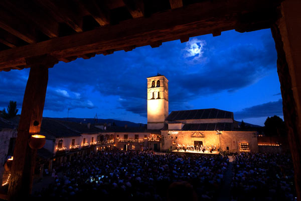 IMPRESIONANTE  XXV EDICIÓN DEL ‘CONCIERTOS DE LAS VELAS’ EN LA VILLA DE PEDRAZA (SEGOVIA)