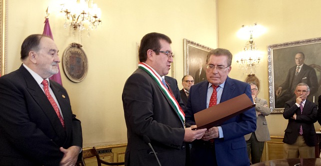 LA REAL ASOCIACIÓN ESPAÑOLA DE CRONISTAS OFICIALES (RAECO) Y LA ASOCIACIÓN NACIONAL DE CRONISTAS DE MÉXICO HAN FIRMADO UN CONVENIO DE COLABORACIÓN CON EL OBJETIVO DE MANTENER UN CAMINO CONJUNTO PARA FUTURAS ACTIVIDADES