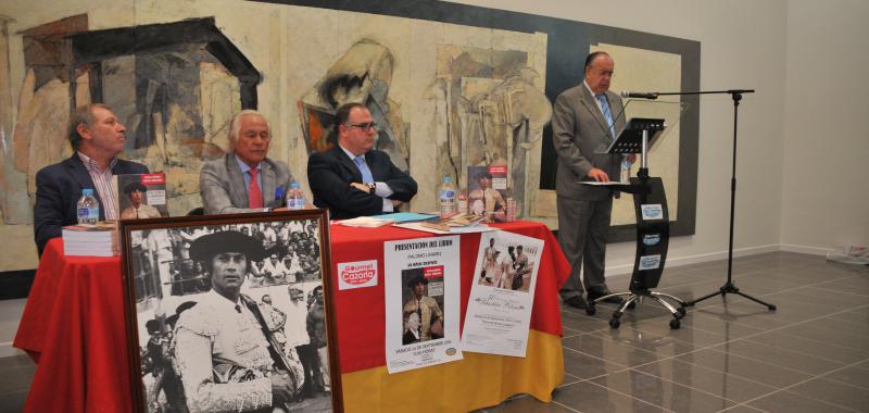 PALOMO, HOMENAJEADO EN SU LINARES NATAL • EL MAESTRO RECIBE EL CARIÑO DE LAS ENTIDADES DE SU TIERRA CON MOTIVO DEL 50º ANIVERSARIO DE SU ALTERNATIVA