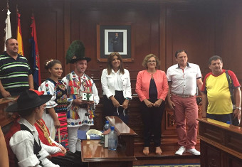 V FESTIVAL INTERNACIONAL DEL FOLCLORE ‘EL SALITRE DEL FAYCÁN’ • AL ACTO ASISTIÓ EL CRONISTA OFICIAL DE TELDE (CANARIAS), ANTONIO GONZÁLEZ