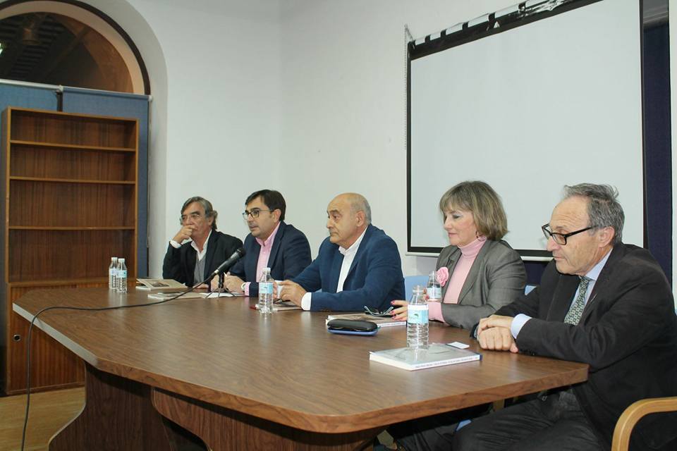 PRESENTACIÓN DEL LIBRO “UNA APROXIMACIÓN A LA VIDA Y LA OBRA DE JOSÉ ELBO” POR ADELA TARIFA, CRONISTA OFICIAL DE CARBONEROS (JAÉN)