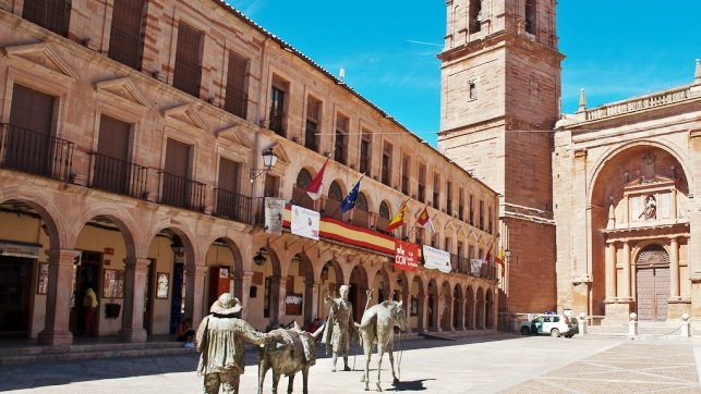 VILLANUEVA DE LOS INFANTES (CIUDAD REAL) RECUERDA A CERVANTES CON LA IV ‘RUTA DE LOS PATIOS’
