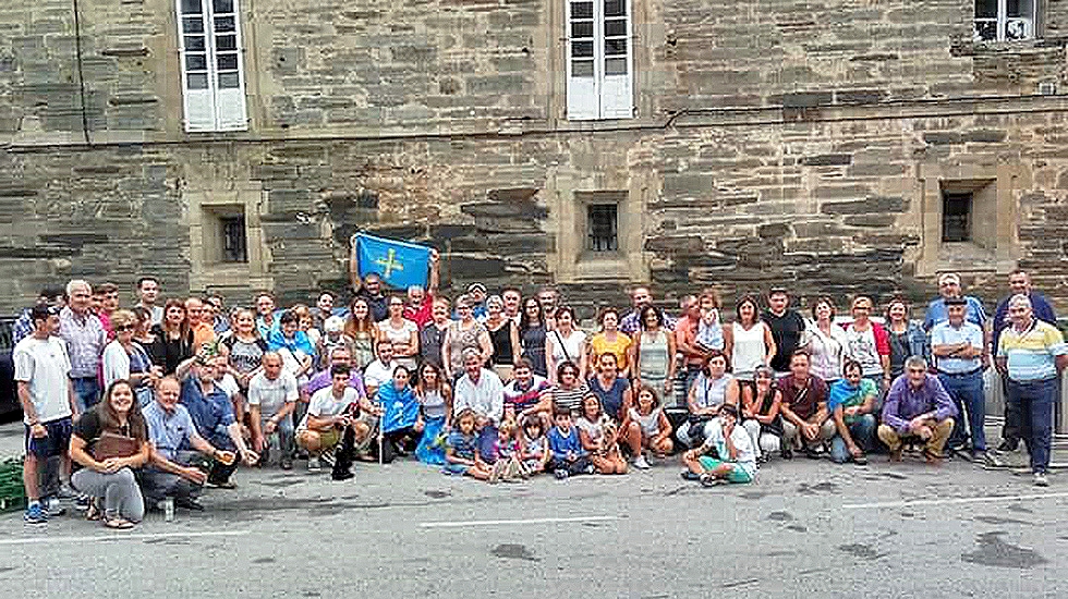 EL SALTO ADELANTE DE LOS OSCOS (ASTURIAS) • EL PREMIO AL PUEBLO EJEMPLAR RECONOCE EL ESFUERZO VECINAL DE LOS ÚLTIMOS 30 AÑOS PARA MODERNIZAR LA COMARCA MÁS REMOTA DE ASTURIAS