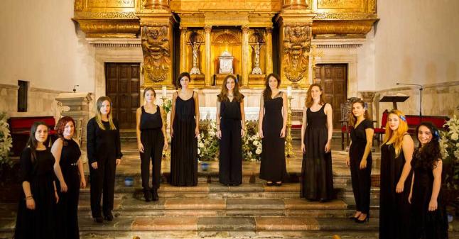 LAS VOCES BLANCAS TAMBIÉN SE SALEN DEL EURO • EL CORO DEL VALLE DEL NALÓN CANTA HOY EN LONDRES, EN EL COVENT GARDEN, EN EL BRANDENBURG CHORAL FESTIVAL DE AGRUPACIONES AMATEUR
