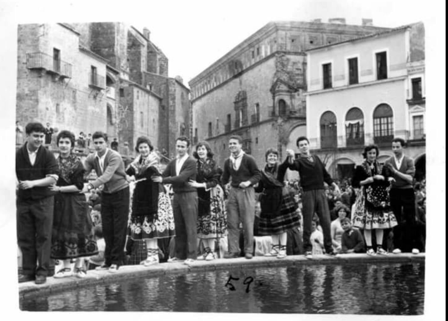 LOS ORÍGENES DEL CHÍVIRI. ANTROPOLOGÍA HISTÓRICA