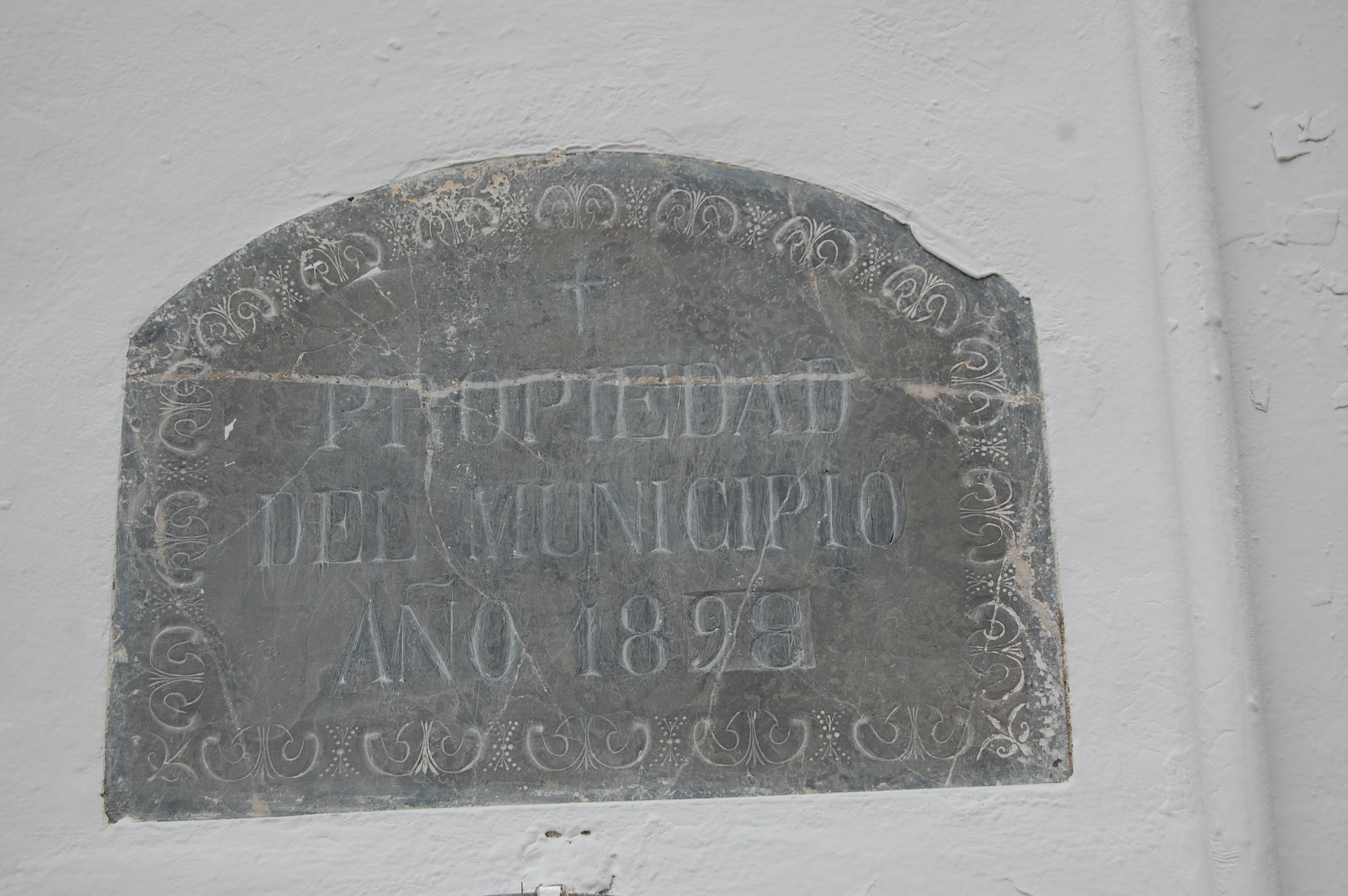 EL ENIGMA DEL CEMENTERIO