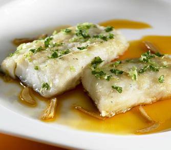 CRONISTAS EN CUDILLERO Y BACALAO EN SALSA