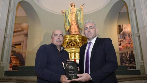 EL PERIODISTA DE ‘LA VERDAD’ Y CRONISTA OFICIAL DE MURCIA, ANTONIO BOTÍAS, RECOPILA EN UN LIBRO LAS LEYENDAS DE SALZILLO