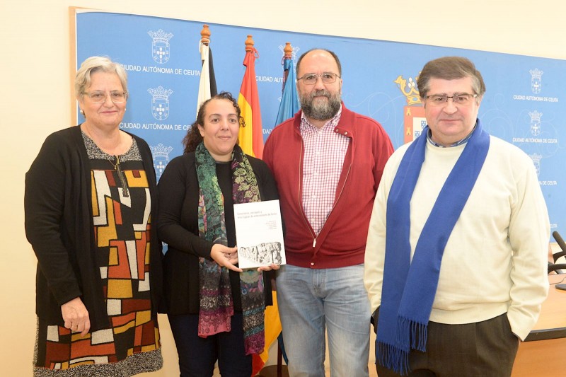 PRESENTADO EL LIBRO ‘CEMENTERIOS, NECRÓPOLIS Y OTROS LUGARES DE ENTERRAMIENTO DE CEUTA’