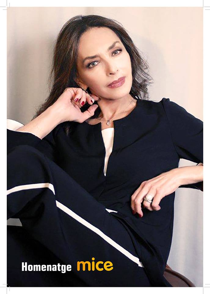 UN PLAER REFLEXIONAR AL VOLTANT DE M. ROSARIA OMMAGGIO I DE PRESENTAR-LA A SAGUNT AMB MOTIU DEL FESTIVAL MICE