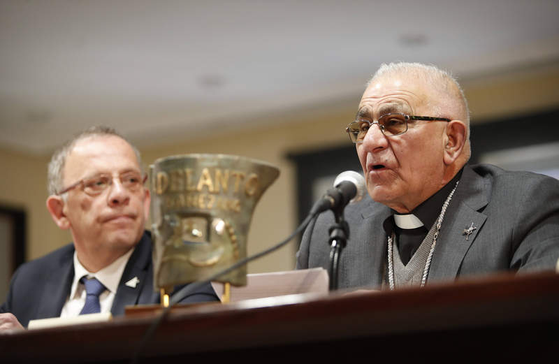 ARTURO CABO RECIBE LA ALUBIA DE ORO, UN RECONOCIMIENTO QUE DICE «ES DE LA BAÑEZA»: «ESTE ES UN PREMIO COMPARTIDO CON MUCHAS PERSONAS»
