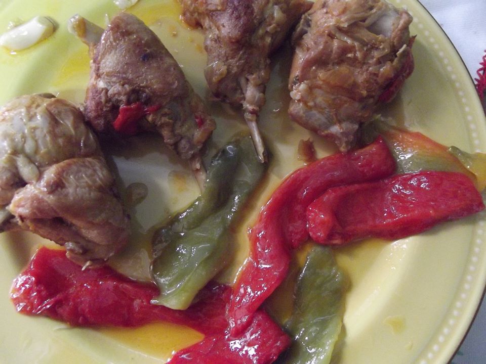 HOY, CONEJO CON PIMIENTOS A LA EXTREMEÑA