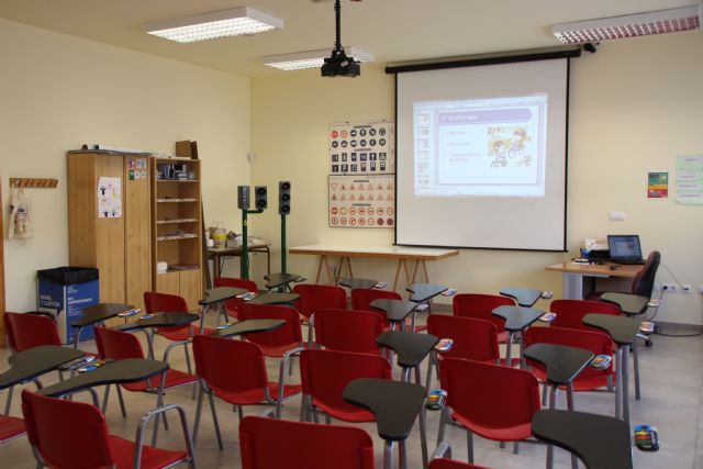 NIÑOS DE GRANADA VAN AL PARQUE INFANTIL DE TRÁFICO DE ALHAMA DE MURCIA EN UNA VISITA GUIADA POR ALHAMA DIRIGIDA POR JOSÉ BAÑOS, CRONISTA OFICIAL DE LA LOCALIDAD