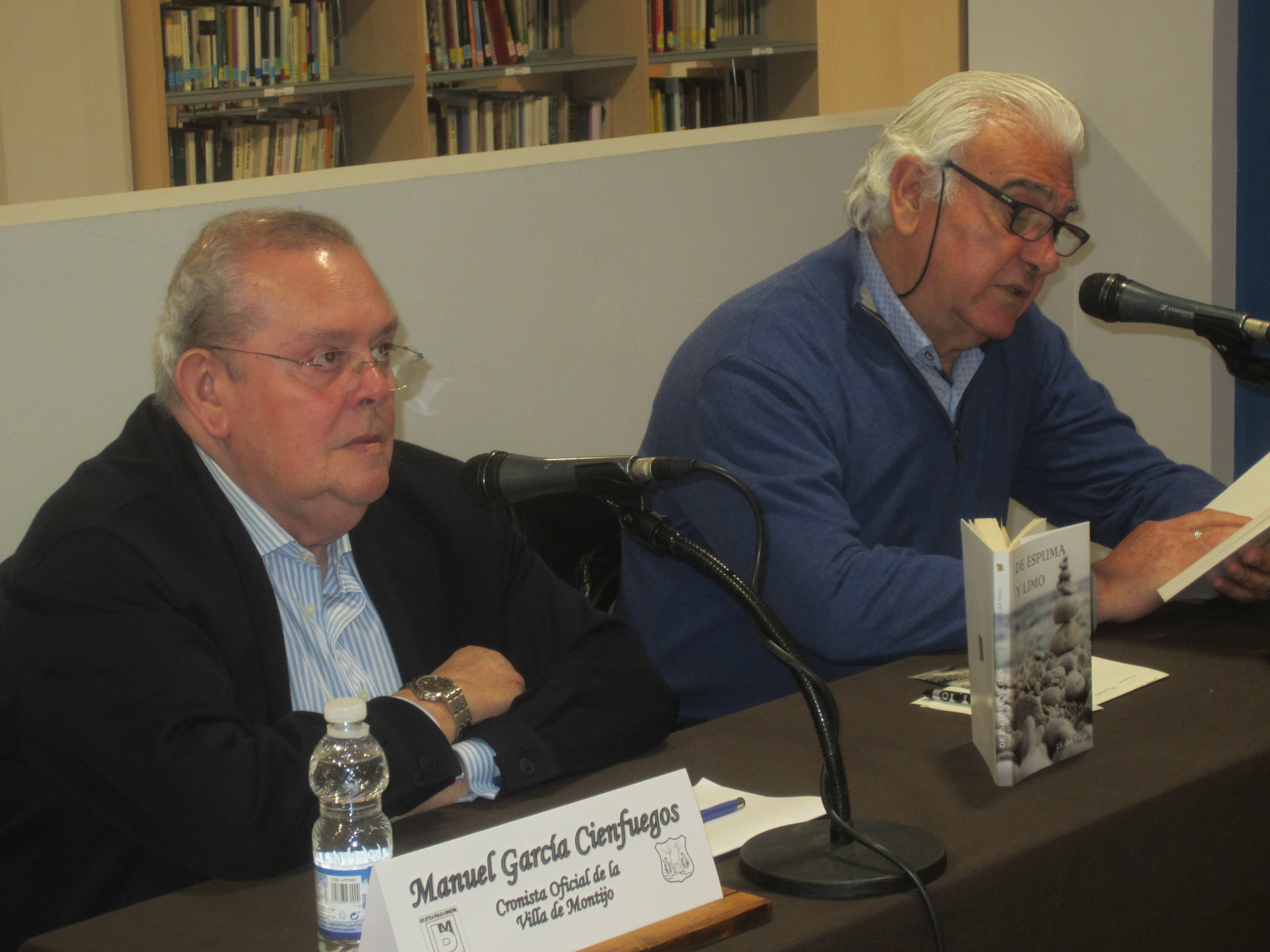 JOSÉ SÁNCHEZ DEL VIEJO PRESENTÓ EN MONTIJO (BADAJOZ) “DE ESPUMA Y LIMO”, LIBRO DE RELATOS