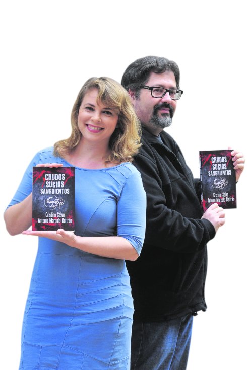 CRISTINA SELVA Y ANTONIO MARCELO. AUTORES DE ‘CRUDOS, SUCIOS Y SANGRIENTOS’: «POE O MARY SHELLEY NOS MANDARÍAN A UNA MAZMORRA POR CREAR ABOMINACIONES»