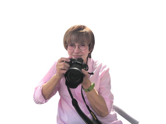 MARÍA MANZANERA FOTÓGRAFA Y AUTORA DE ‘MURCIA, DÍA Y NOCHE’: «CAMINAMOS POR MURCIA PENSANDO EN NUESTRAS COSAS Y NO LA DESCUBRIMOS»