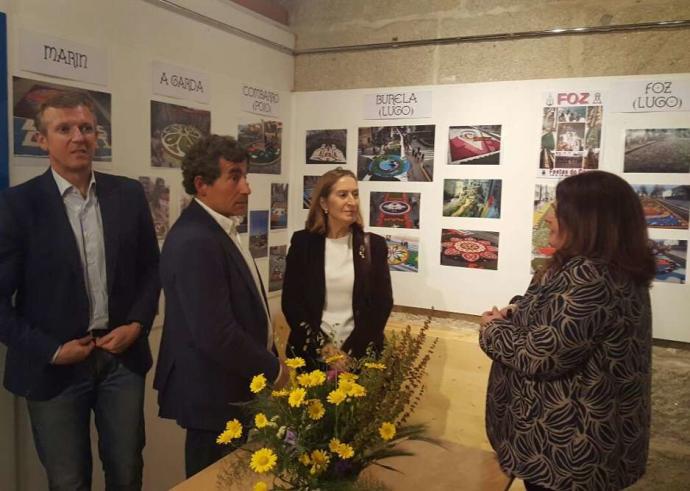 LOS ALFOMBRISTAS UNEN FUERZAS • DELEGACIONES DE TODA GALICIA, QUE SE REÚNEN EN BUEU, DESTACAN QUE SU ACTIVIDAD ES MUY VALORADA EN ESPAÑA E ITALIA