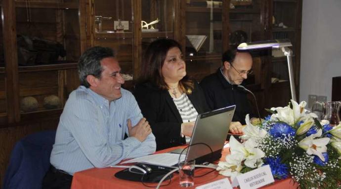 LAS XORNADAS DAS ALFOMBRAS FLORAIS GLOSAN LA FIGURA DE LA ARTISTA MARUJA MALLO • EL MUSEO MASSÓ ACOGIÓ UNA CHARLA SOBRE LA PINTORA VINCULADA A BUEU