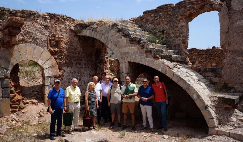 ELS CRONISTES DEL CAMP DE MORVEDRE (VALENCIA) RECLAMEN LA RECUPERACIÓ DEL CASTELL DE PETRÉS