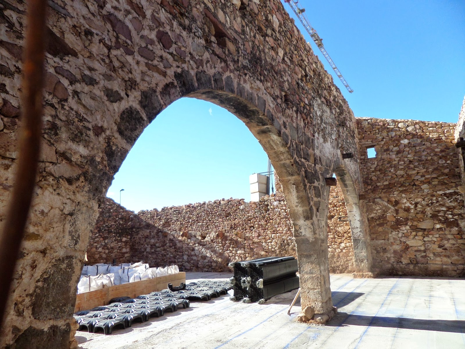 LA GREU SITUACIÓ DEL CASTELL DE PETRÉS