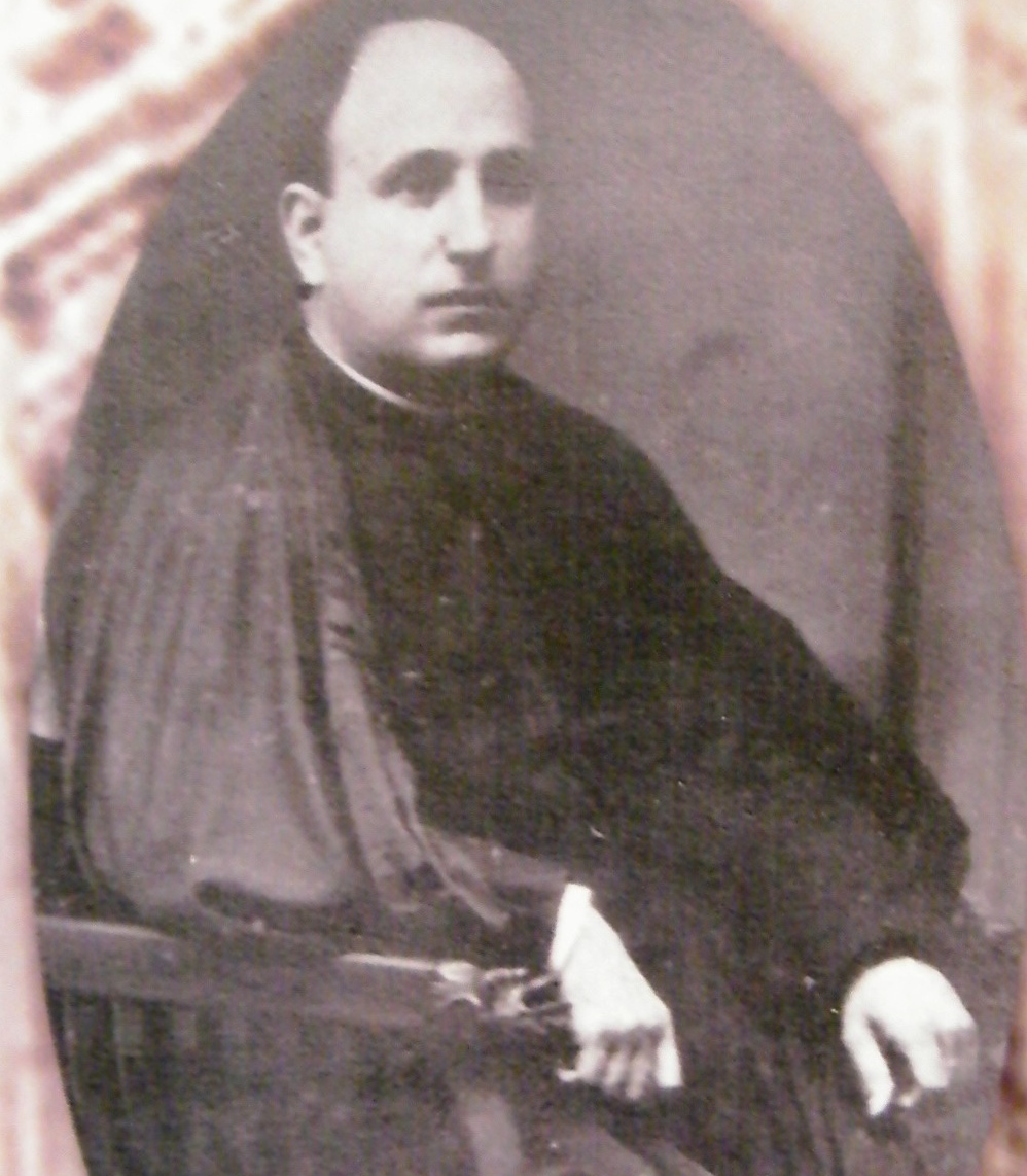 EL CURA PÁRROCO DE ELDA ES ASESINADO