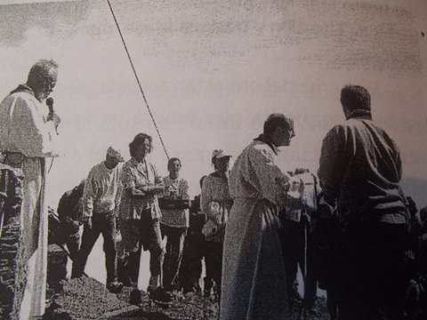 LA EXALTACIÓN DE LA CRUZ, EL OBISPO DON DIEGO Y MISA EN PIENZU