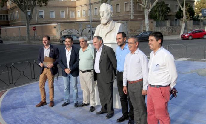 EL BUSTO DE JIMÉNEZ DE LA ESPADA CORRIÓ EL RIESGO DE PERDERSE • TRASLADADO A CARTAGENA DESDE MADRID EN 1935, LA GUERRA CIVIL PROVOCÓ SU EXTRAVÍO DURANTE 81 AÑOS