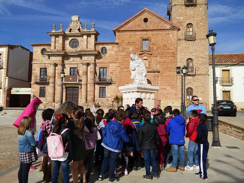 ALUMNOS DE TERCER CURSO DEL CEIP PALACIOS RUBIO DE LA CAROLINA VISITAN EL PATRIMONIO LOCAL