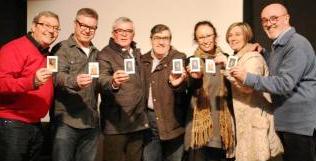 UNA BARAJA DE CARTAS HOMENAJEA AL ARTISTA CONRADO MESEGUER. UNA IDEA ORIGINAL DE JOAN ANTONI CARRASQUER, CRONISTA OFICIAL DE SUECA (VALENCIA)