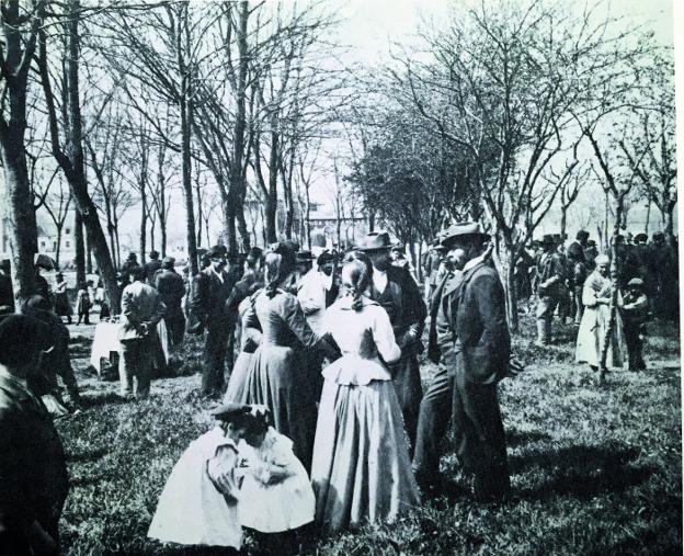 LA VOZ ENTREGA UN SUPLEMENTO ESPECIAL POR EL 125 ANIVERSARIO DE EL BOLLO DE AVILÉS