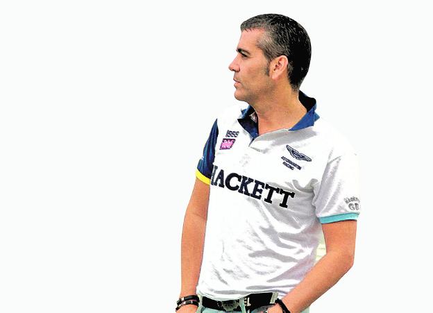 EL FOTÓGRAFO KARLOS ROSAGRO «EN LA VIDA TENEMOS UN TROZO DE PASTEL Y POCO TIEMPO PARA DISFRUTARLO»