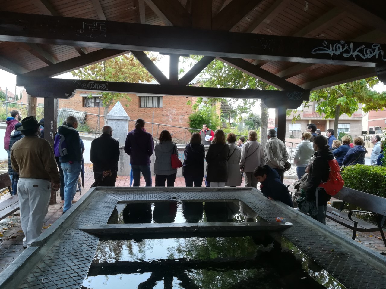 UN DÍA BAJO AMENAZA DE LLUVIA, DE PASEO POR COBEÑA (MADRID)