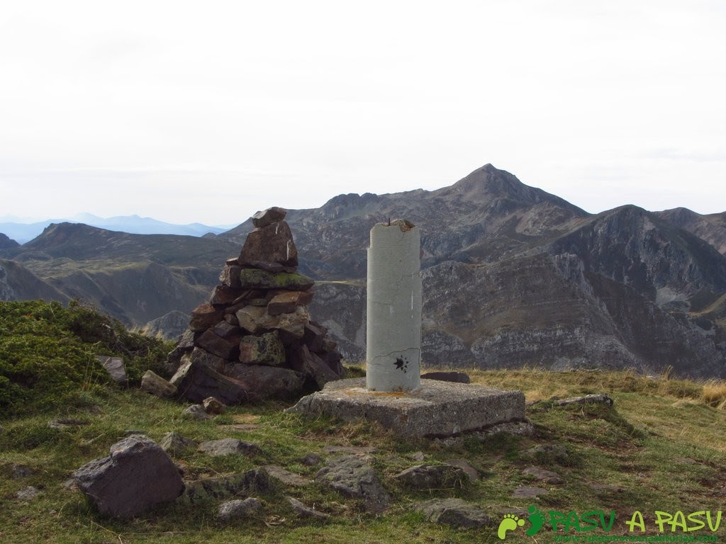 PERDIDO EN EL PICO DEL MOCOSO (ASTURIAS)