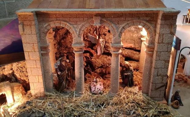 LA IGLESIA DE LA ASUNCIÓN DE MALPARTIDA DE CÁCERES ACOGE UN BELÉN QUE MUESTRA ESPACIOS INCREIBLES