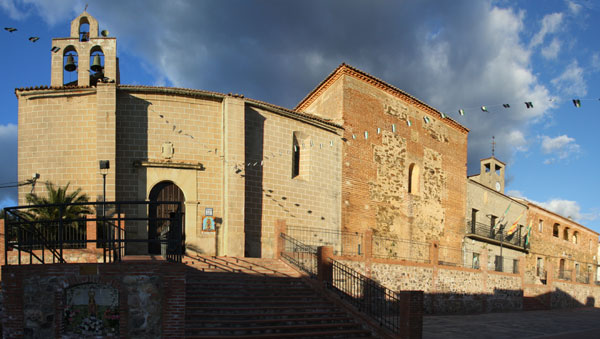LA IGLESIA PARROQUIAL DE TORREJÓN EL RUBIO (CÁCERES)